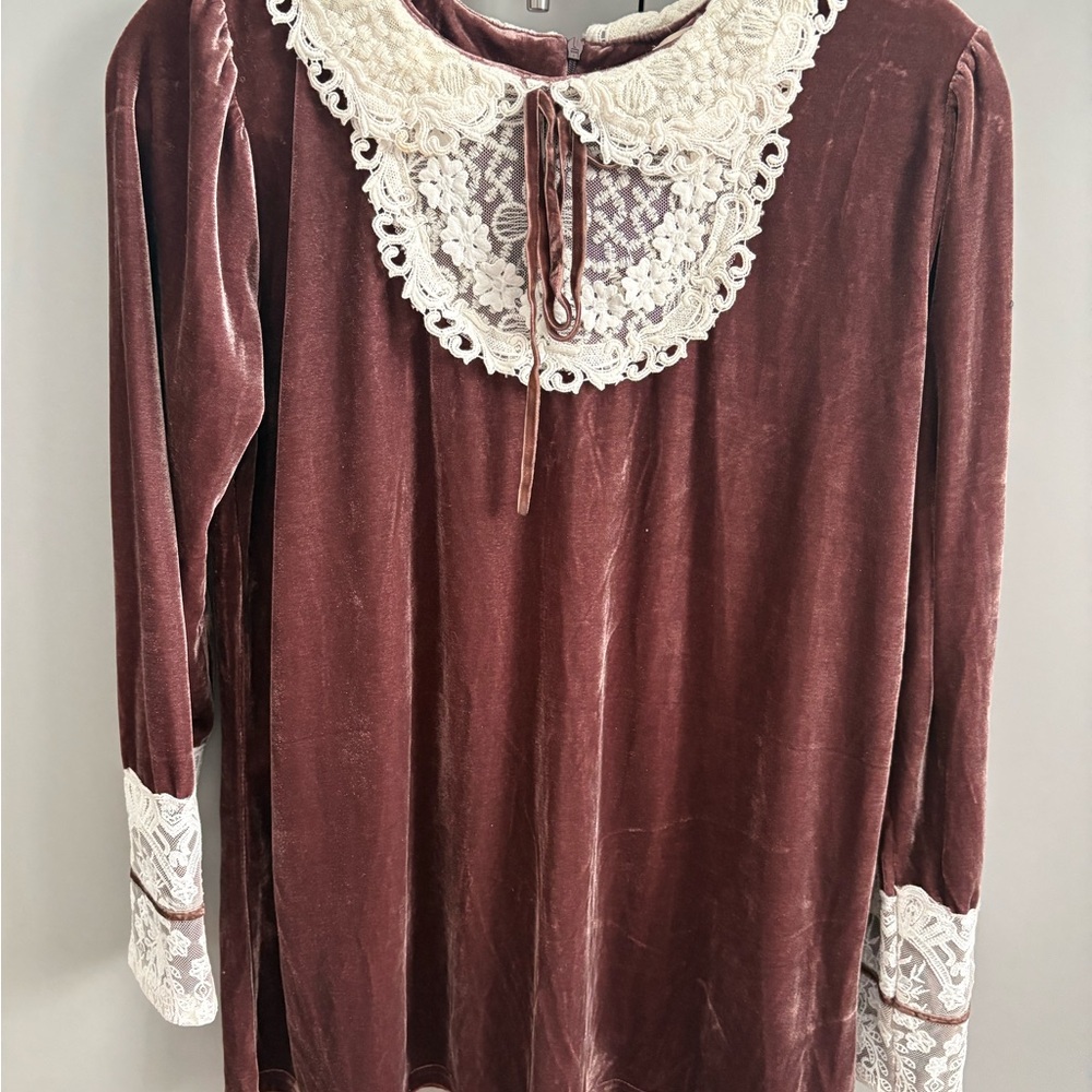 POL Velvet Tunic with Ivory Lace Collar - Mauve